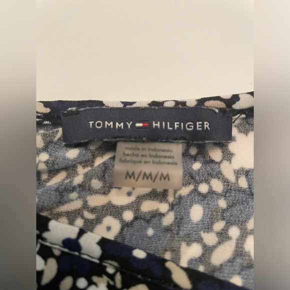 NWOT Tommy Hilfiger Navy Print Short Sleeved Top Size M - Picture 6 of 6
